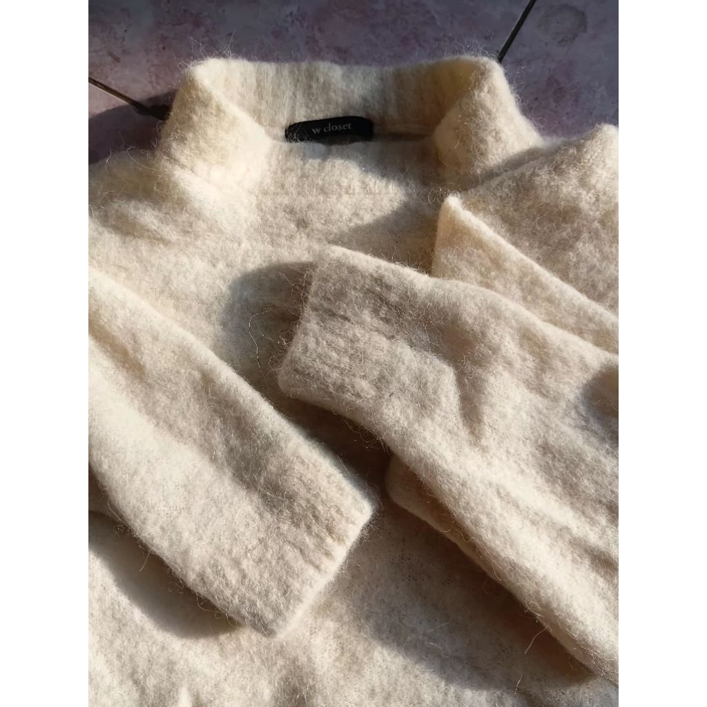 PL crop w closet