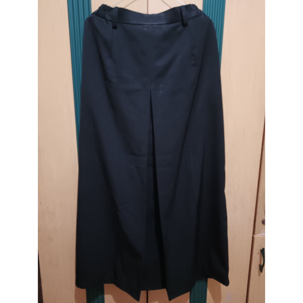 PRELOVED SERAGAM ROK HITAM SMK