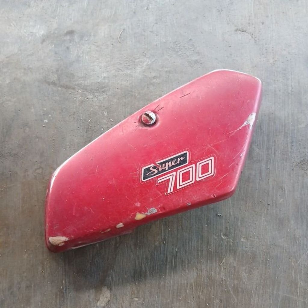 Cover aki kiri honda c700 / tutup aki C700 original
