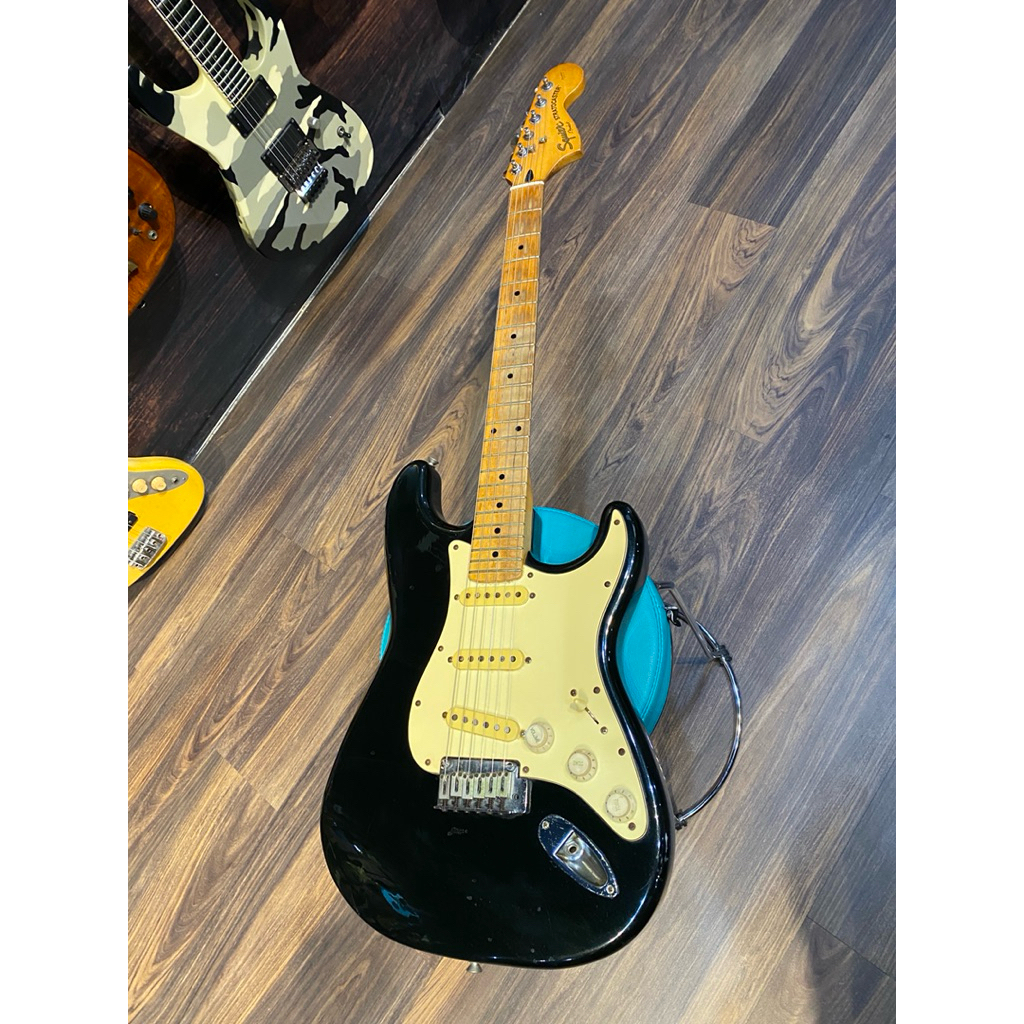 Squier Stratocaster Standard Series Black