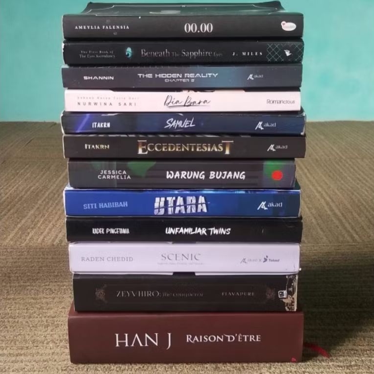 PRELOVED NOVEL REMAJA KOLEKSI PRIBADI || SCENIC - UNFAMILIAR TWINS - UTARA - WARUNG BUJANG - ECCEDEN