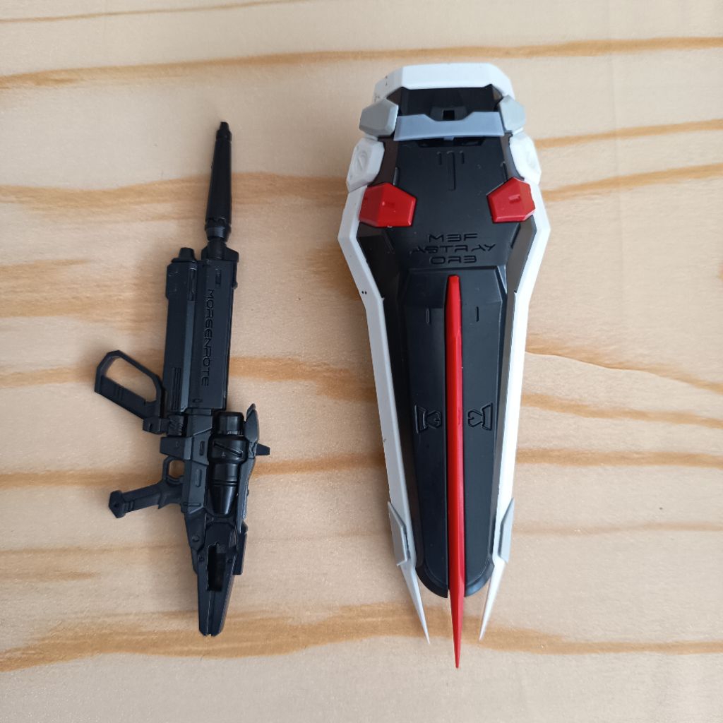 TAMENG SHIELD RIFFLE MG 1/100 ASTRAY RED FRAME DABAN MB VER