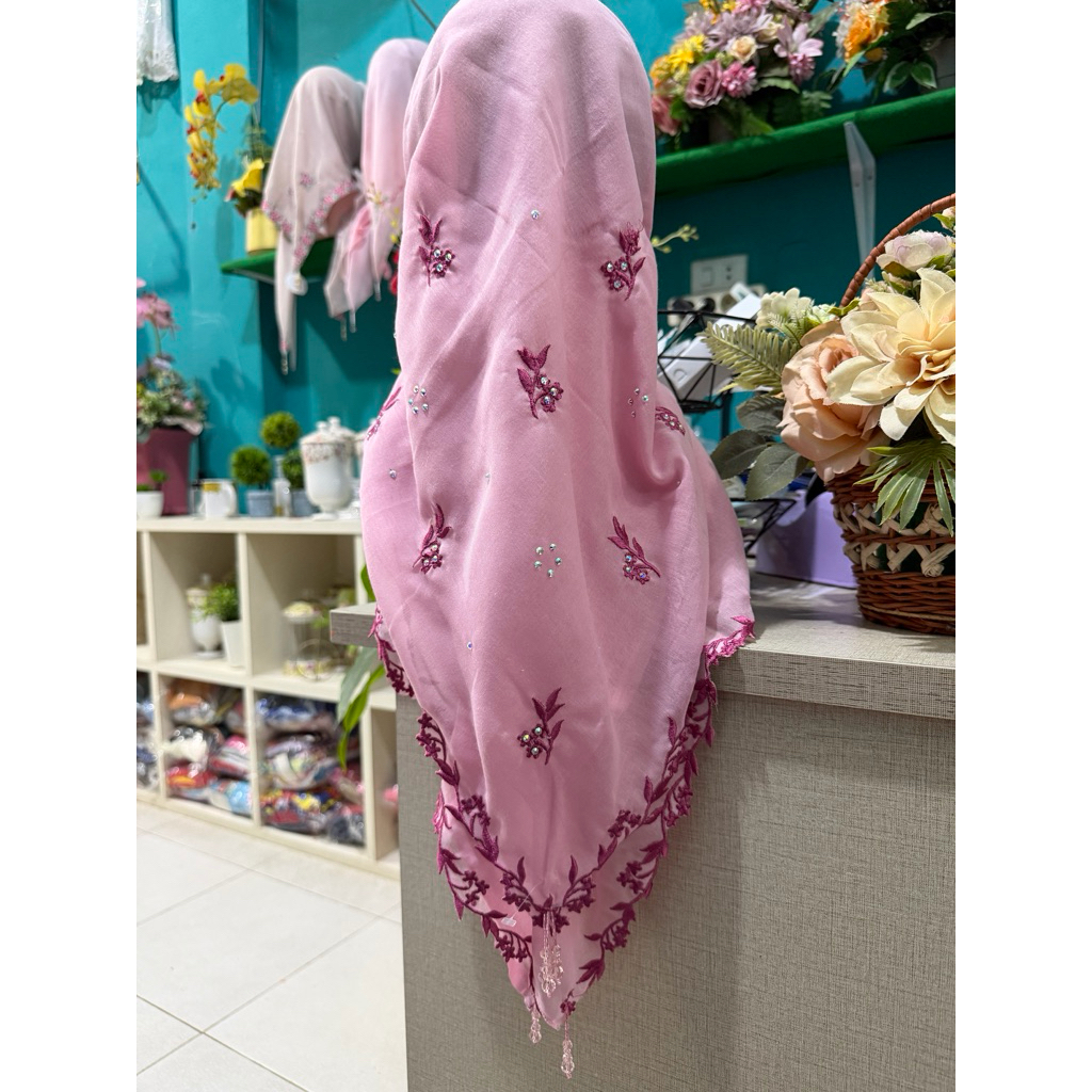 Jilbab katun paris Bordir manik manik bordir keliling