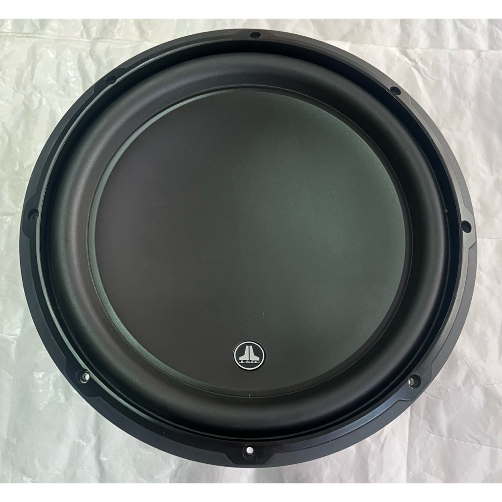 subwoper jl audio 12w3v3 like new