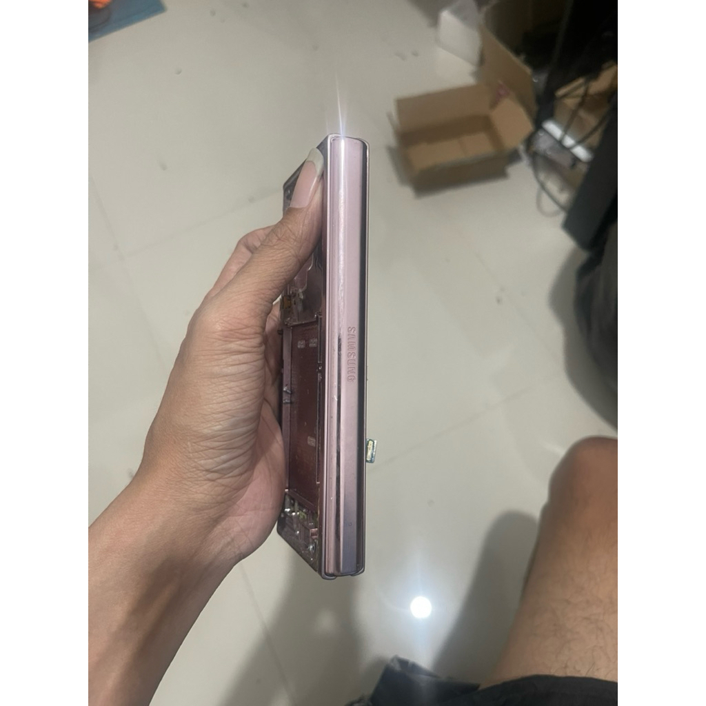 frame engsel tengah samsung z fold 2 pink