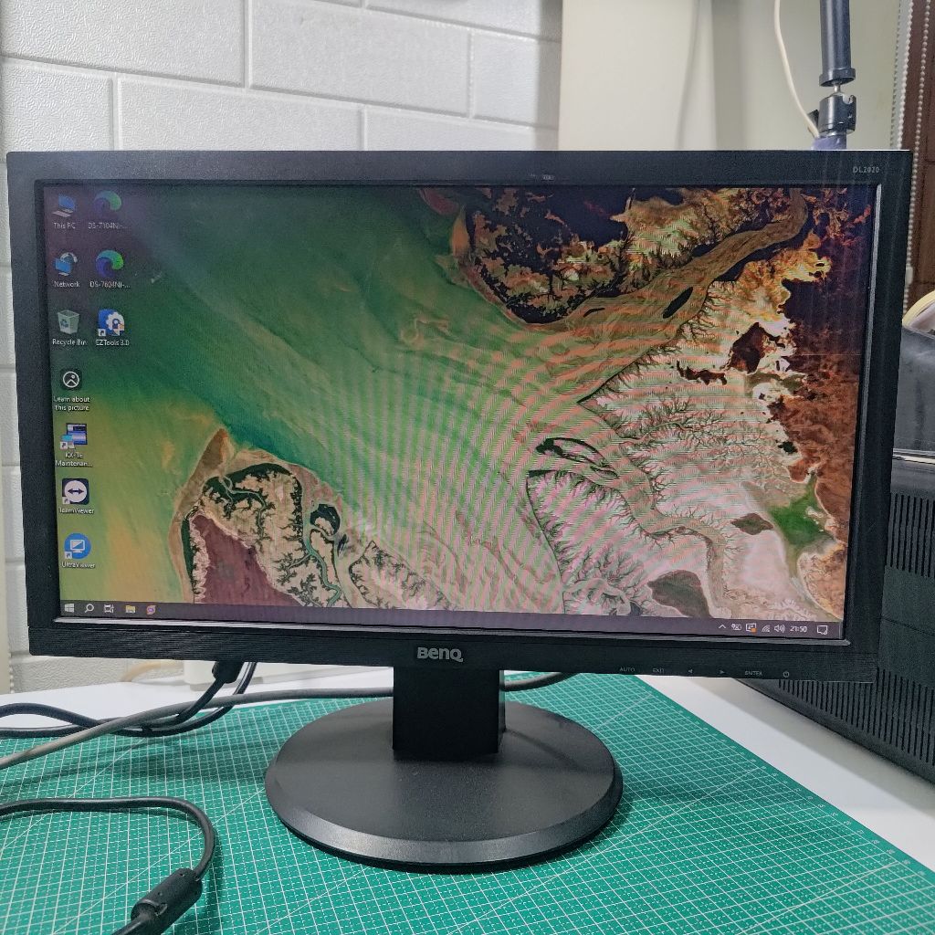 LED Monitor 19.5 inch BenQ DL2020 (1366 x 768 pixels) VGA & DVI Port Komputer Monitor