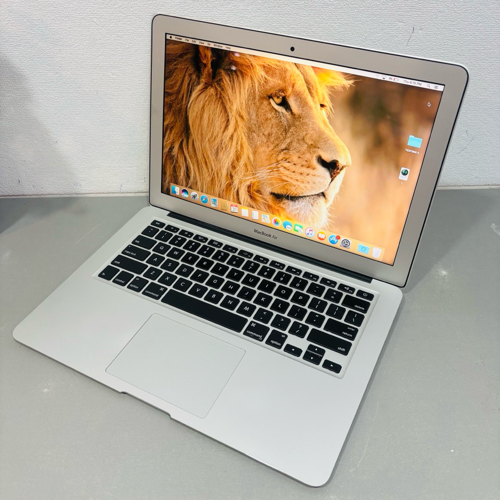 Macbook air 2015 13 inch ram 8gb ssd 128/256gb second bergarani original (mulus)