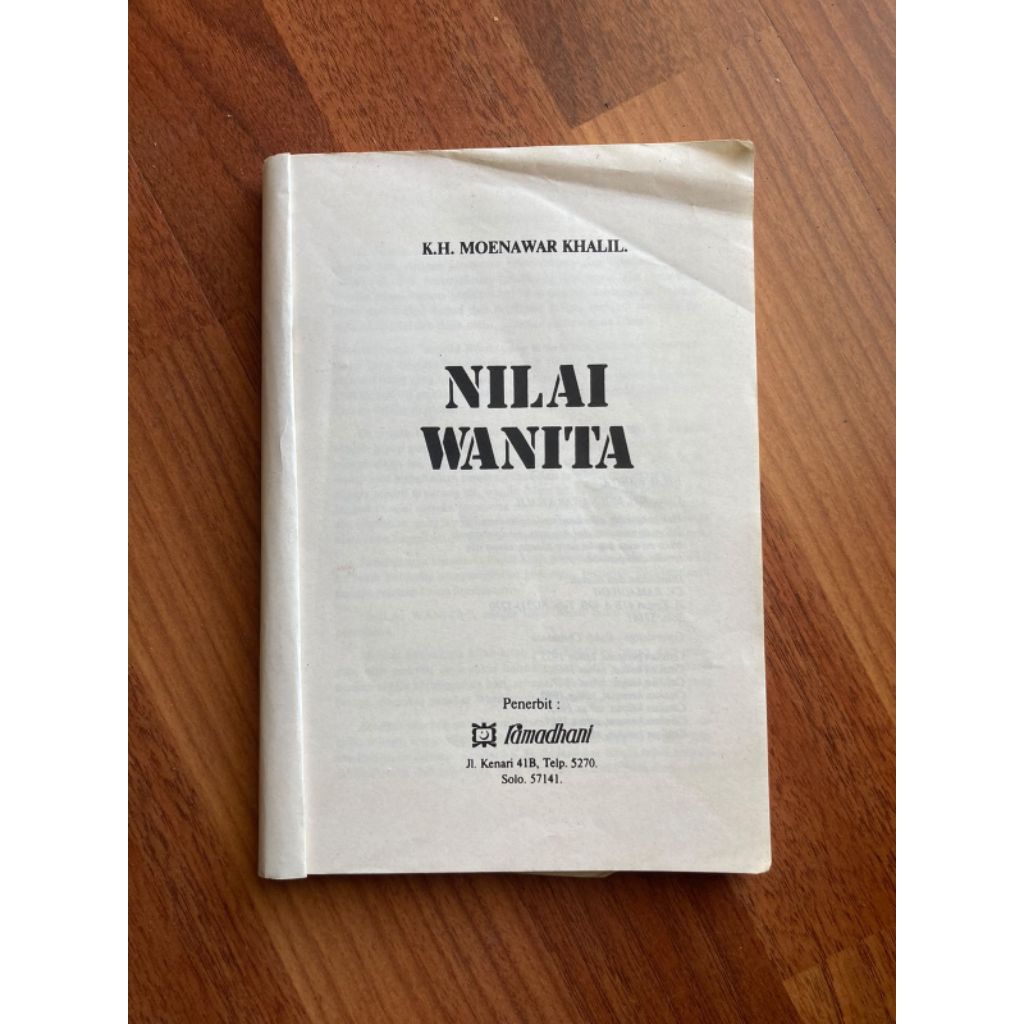 Buku bacaan nilai wanita oleh KH moenawar khalil