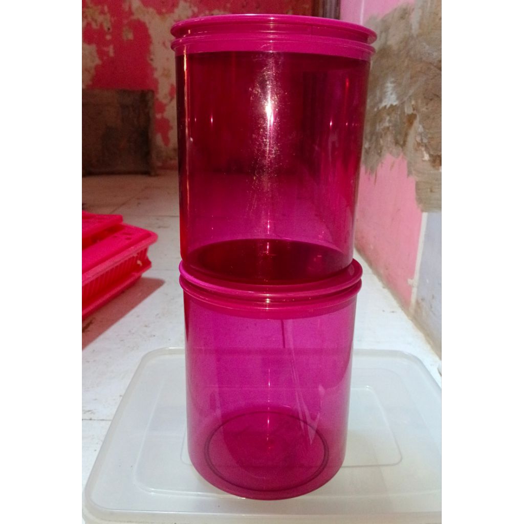 TUPPERWARE JOLLY KEEPER