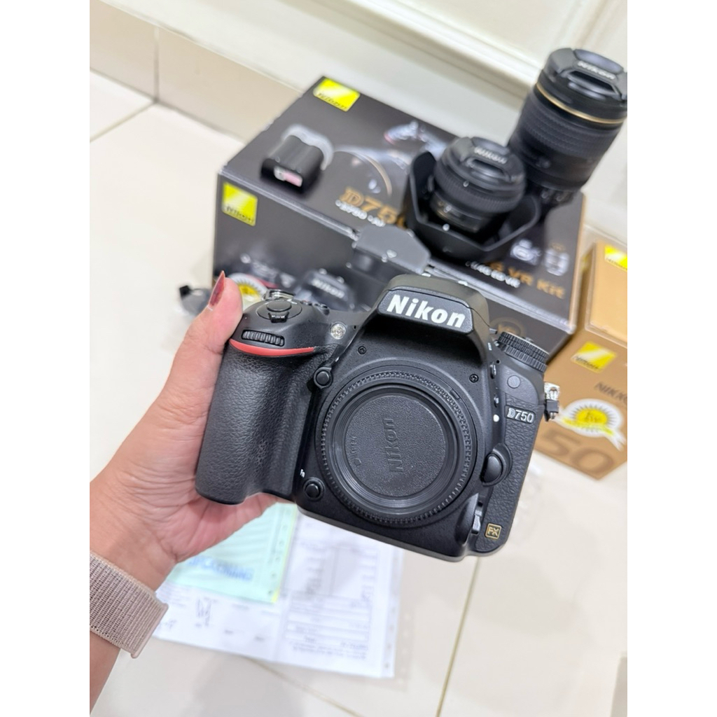NIKON D750