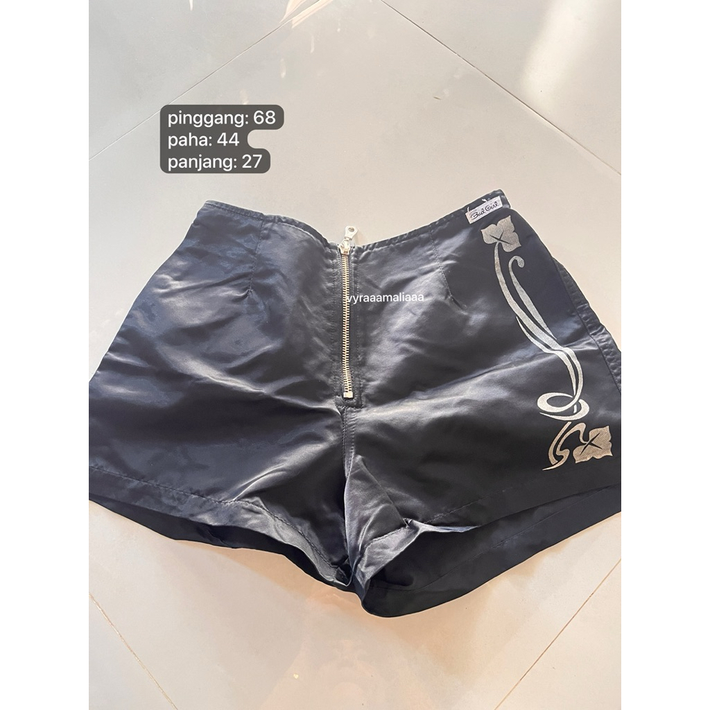 Celpen/Hotpants Hitam Leather Look - prelovedbyvyraaa