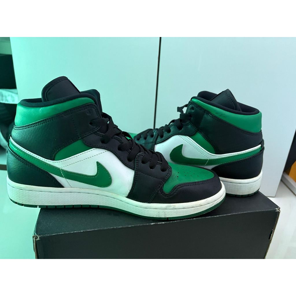 Air Jordan 1 MID