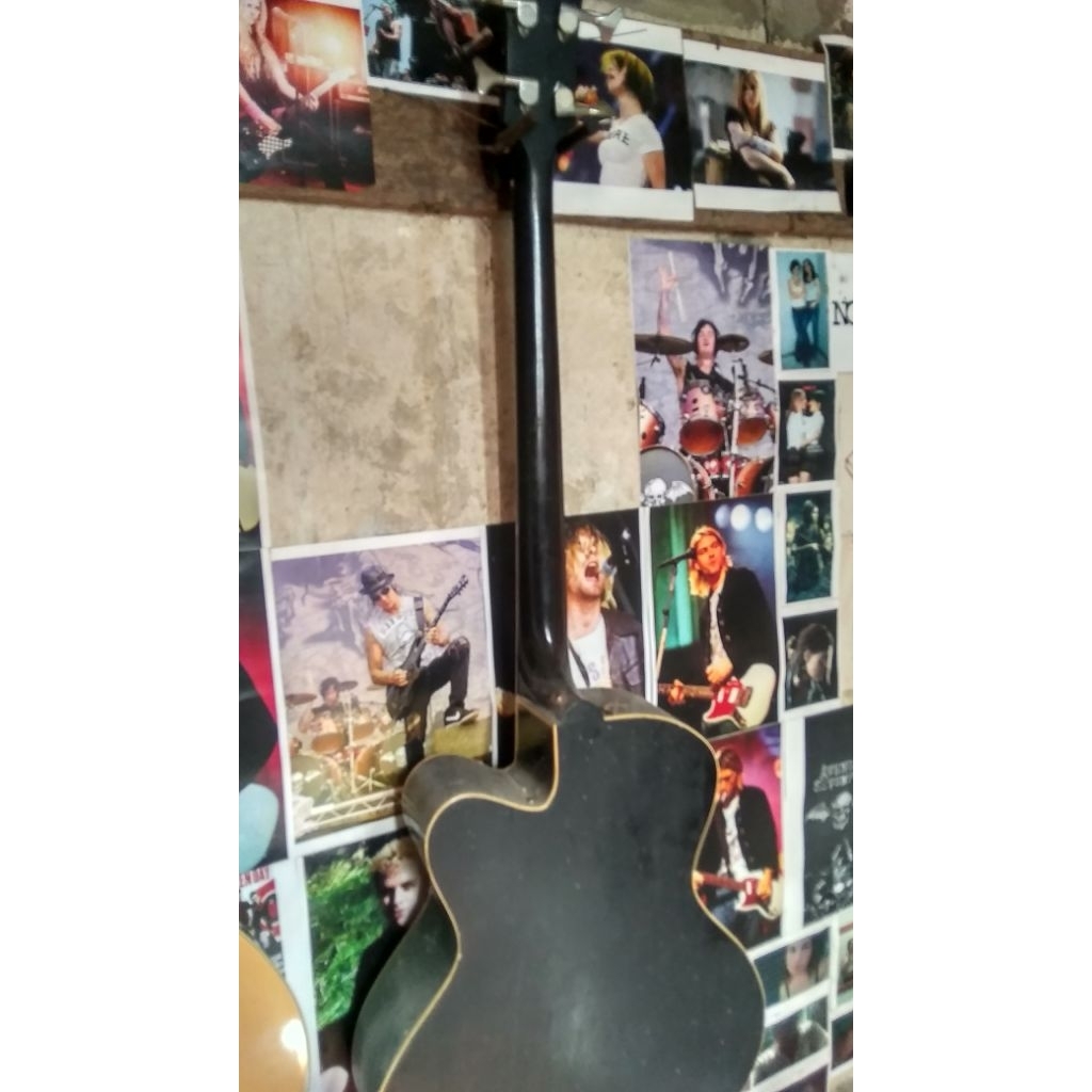 gitar Bass akustik bekas