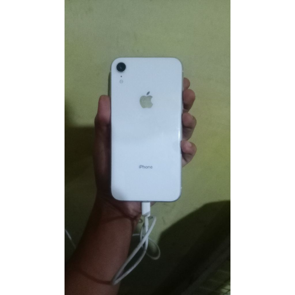 iPhone XR 64GB PASSCODE White Original - Lupa Kunci Layar & iCloud ON ios 18.7.2 - LCD Normal Minus 