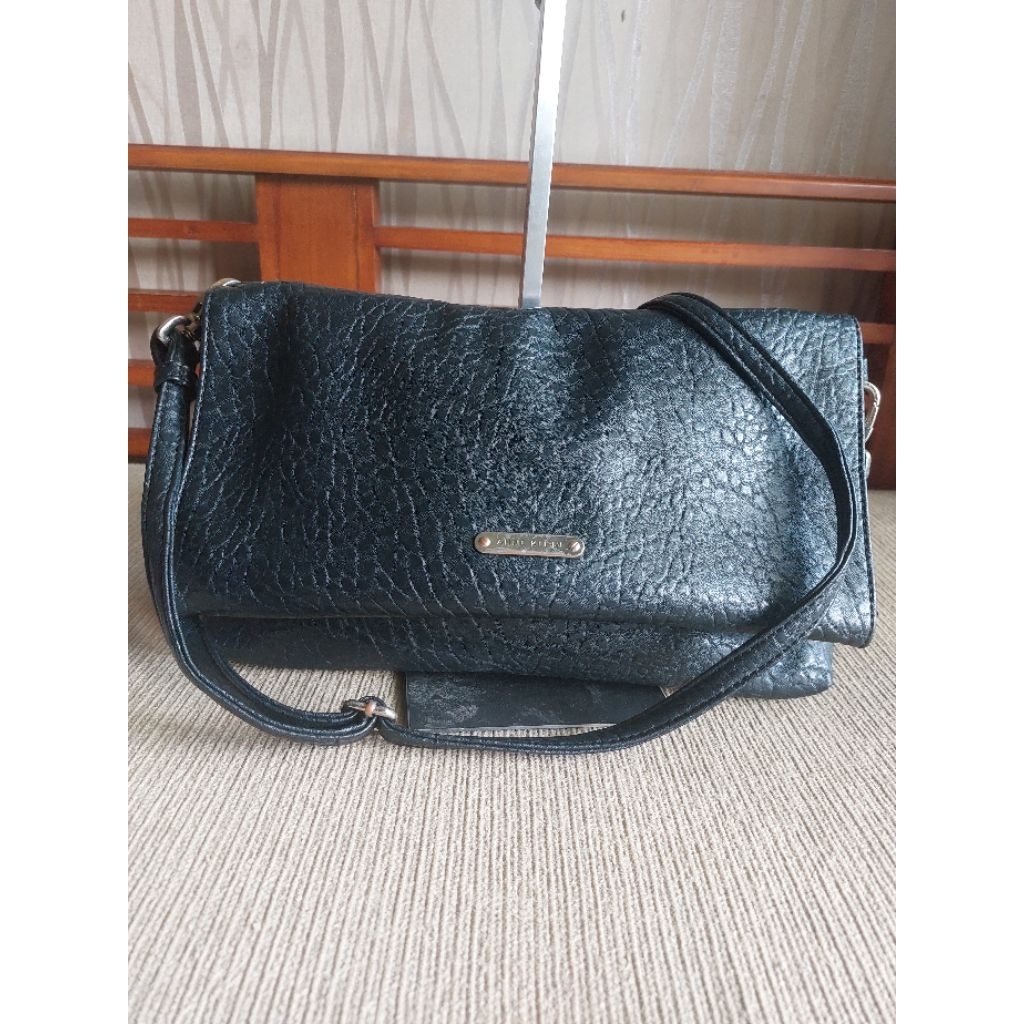 sling bag Anne klein