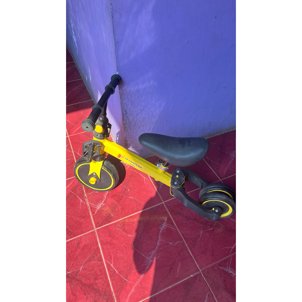 PRELOVED BALANCE BIKE