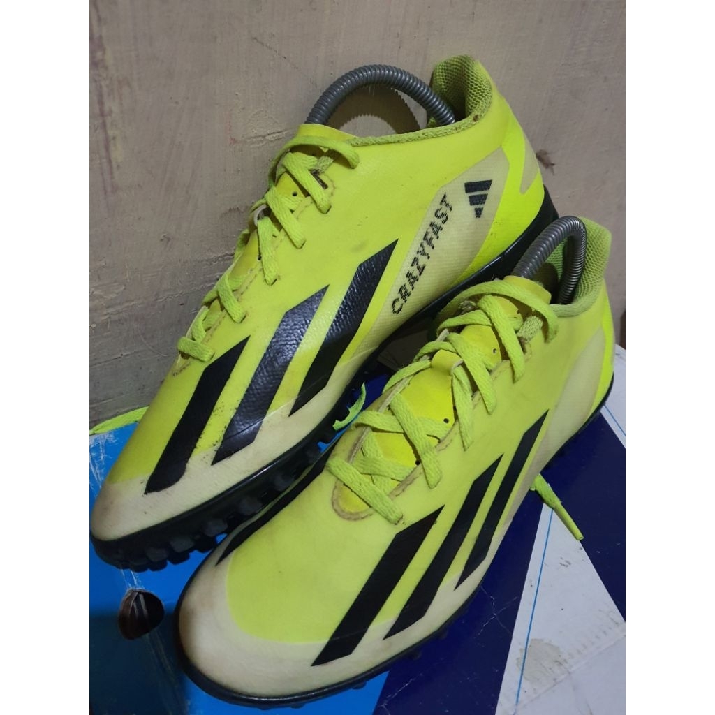 Sepatu minisocer Preloved (41)