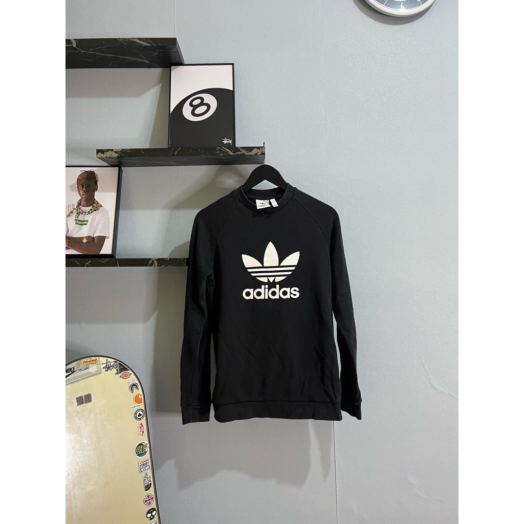 CN Adidas Trefoil