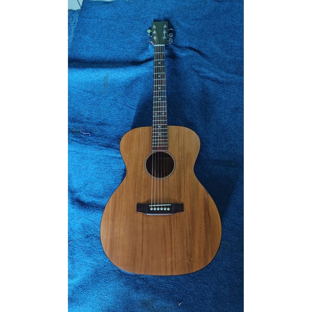gitar akustik full solid