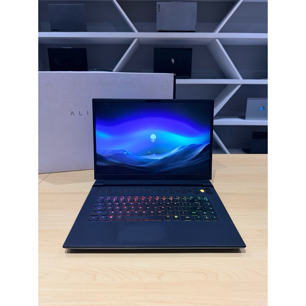 Laptop Gaming Dell Alienware M16 R1 — i7 13700HX I RTX 4070 8GB I 32GB I 1TB