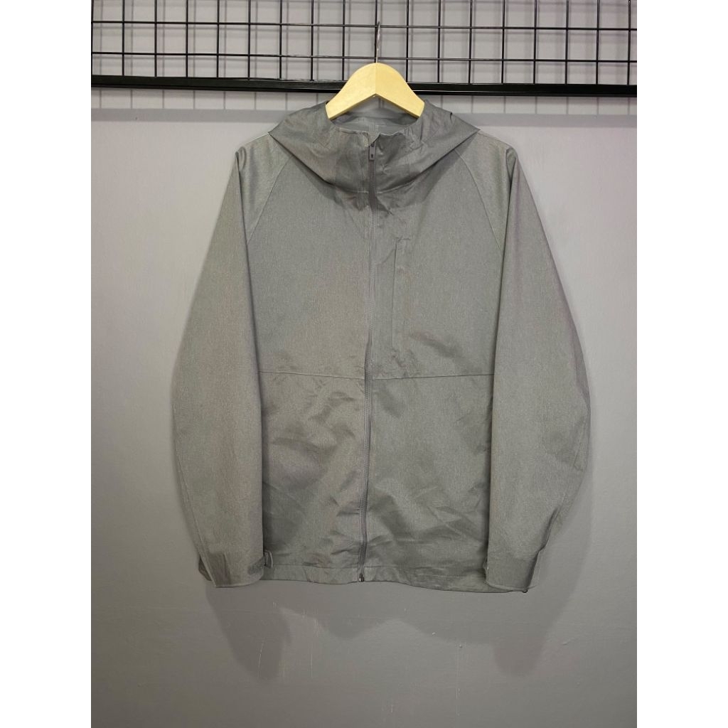 UNIQLO BLOCKTECH OUTDOOR JAKET