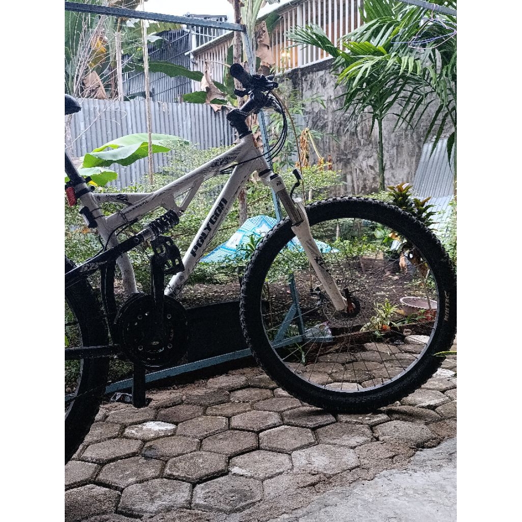 sepeda polygon second