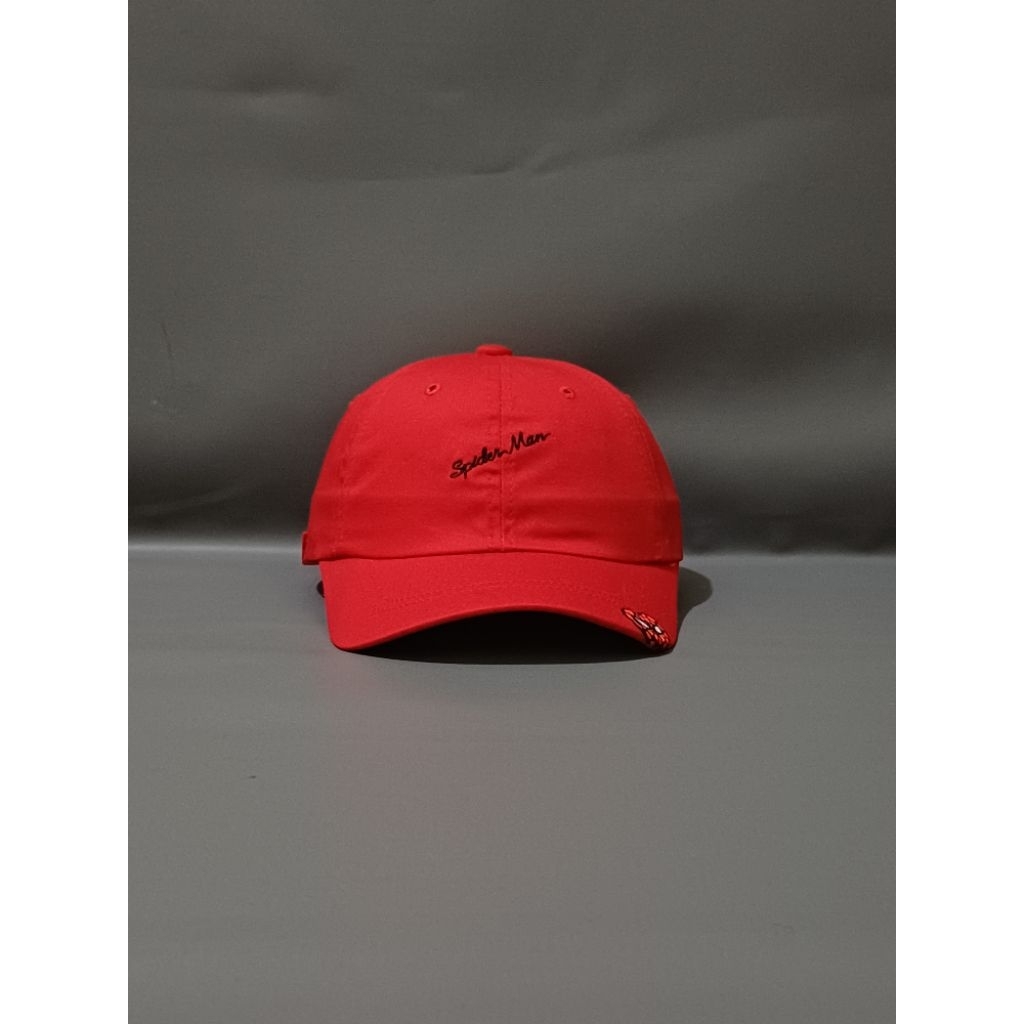 topi MARVEL second