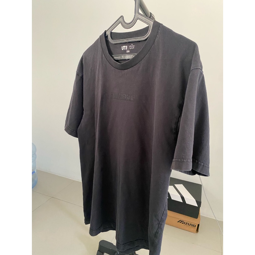 Kaos Pria UT Uniqlo x Final Fantasy XVI kenshi yonezu 2024 UNIQLO Size M Oversized Like new