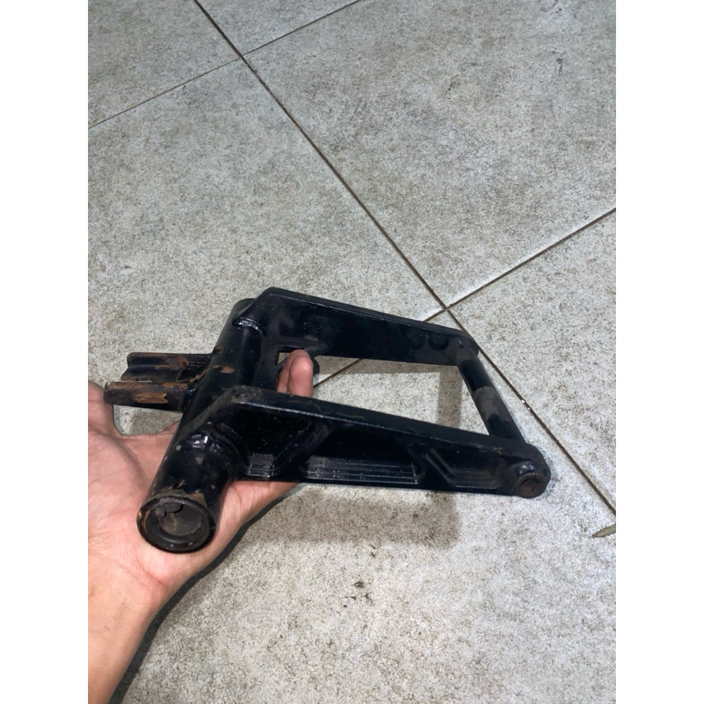 Mounting vario 125/150 mounting bawah vario