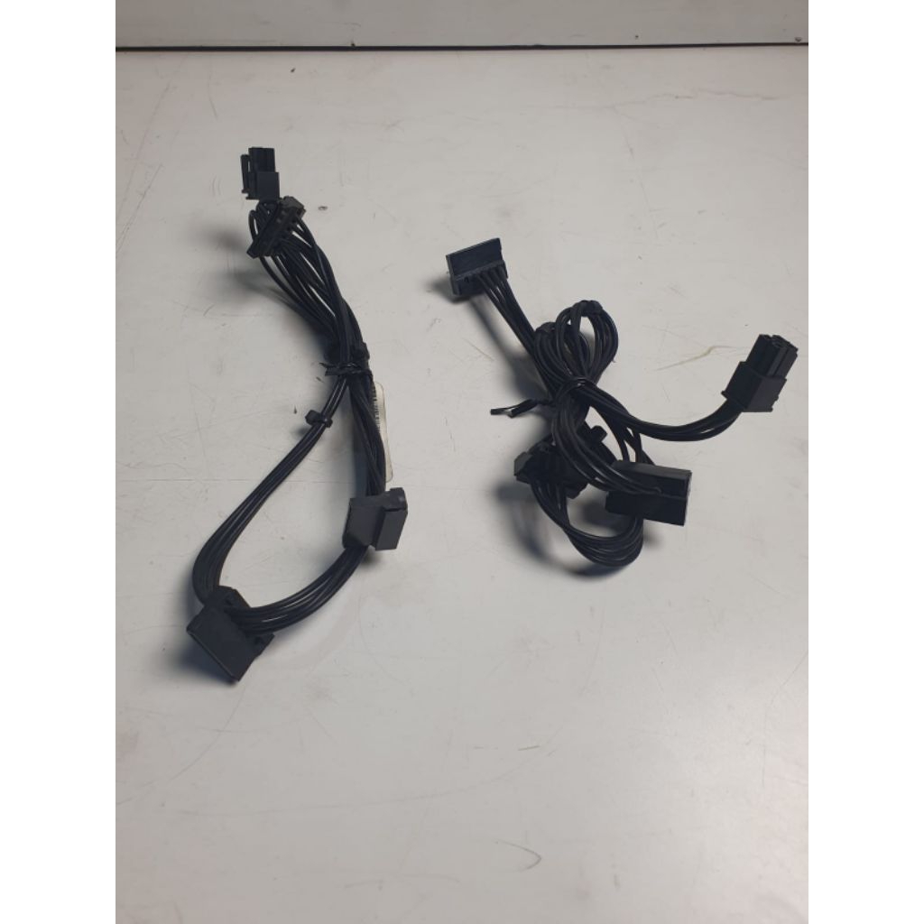 Kabel modular (PSU) 4pin to 3 X Port SATA