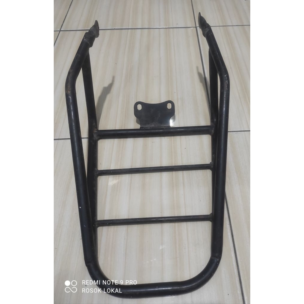 behel demper planger pegangan belakang suzuki TS 125 original
