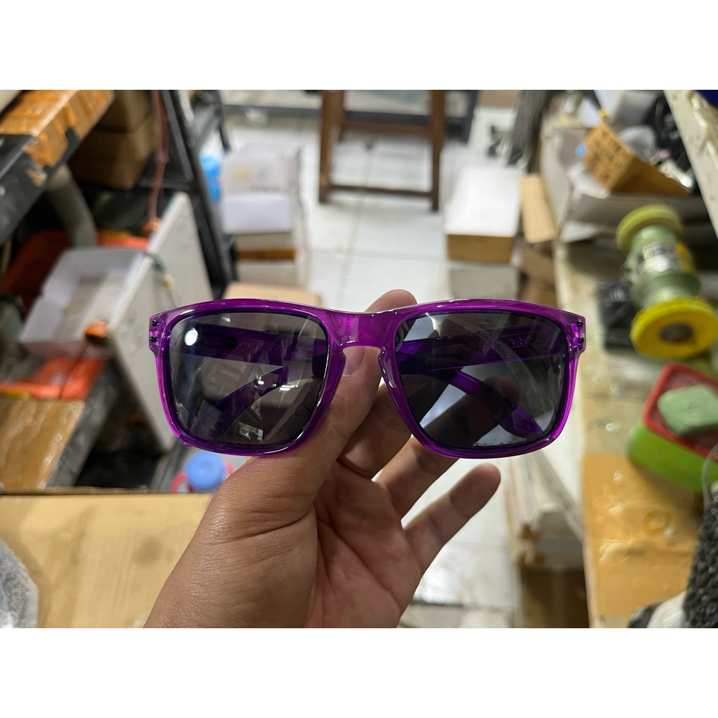 KACAMATA OAKLEY HOLBROOK UNGU LENSA HITAM