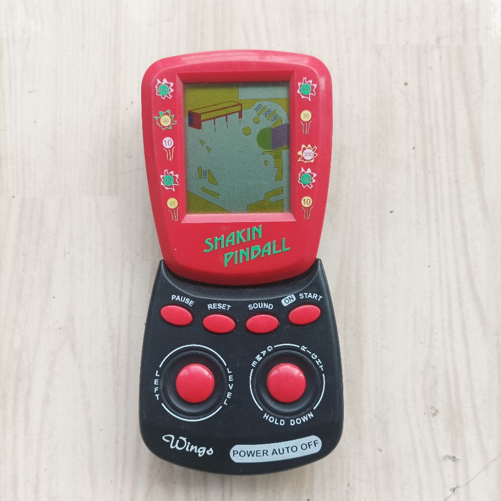 Vintage Original Wingo Game Watch Gimbot Shakin Pinball