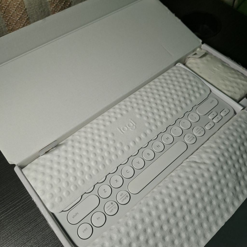 Keyboard Logitech Pebble 2 Second