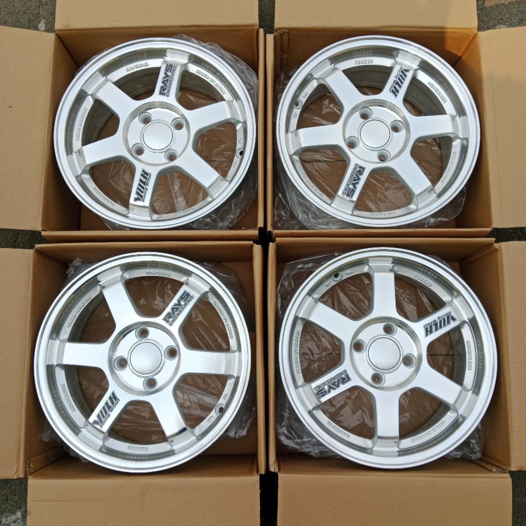 Velg Racing JDM Te37 R15 Pcd 4x100 Lebar 6½ Et 42 ( Silver Machine)