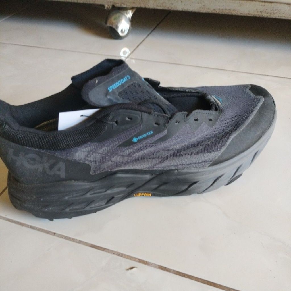 sepatu second original Hoka size 45.529