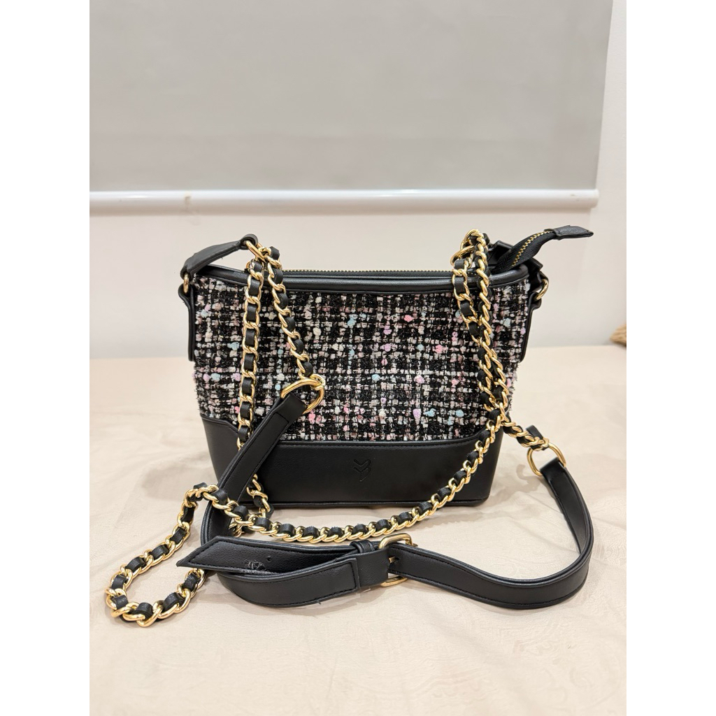 preloved bag tweed black femmebravile kara (chanel look alike) gabrielle