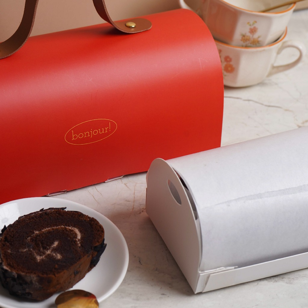 Minimalist Bonjour Cake Box – Premium Packaging Box dengan Handle | 28 × 12 × 12 cm