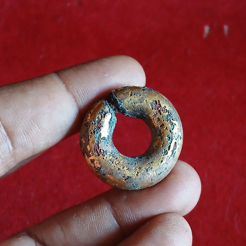 Koleksi Temuan Galian Tanah Anting Keloh KUNO Lapis Emas era KaBudhan
