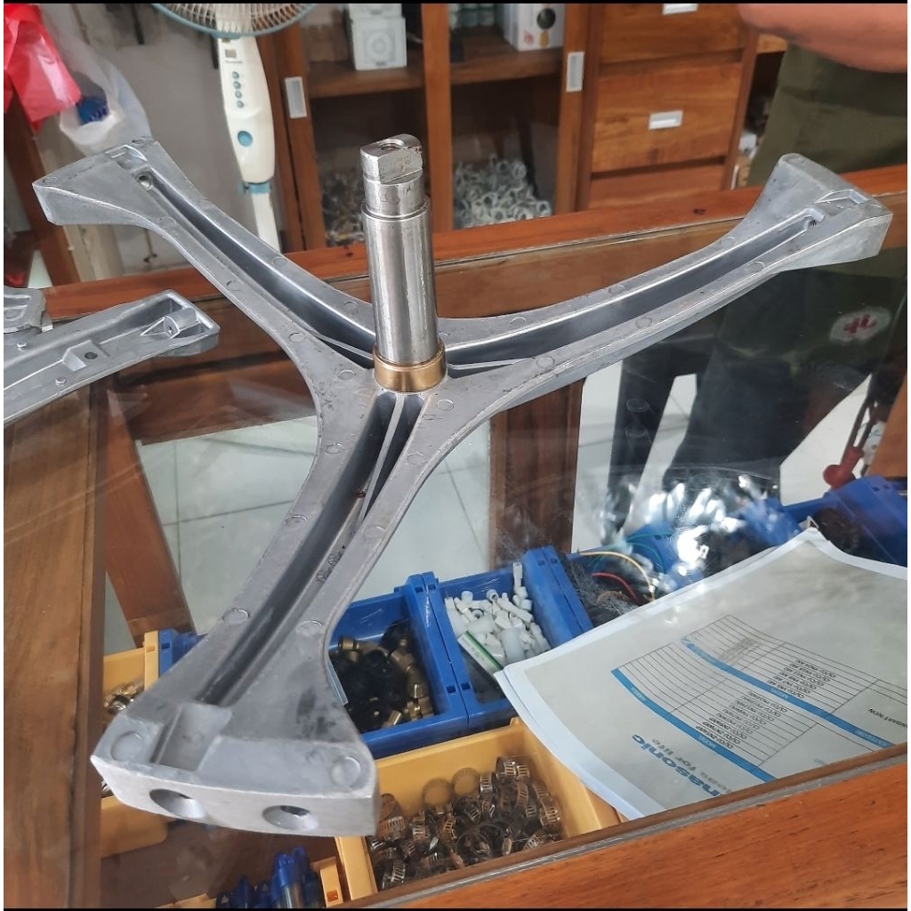 Segitiga spider baling -baling mesin cuci front loading Electrolux AS Besar Ewf -10842 , Ewf 10842 ,