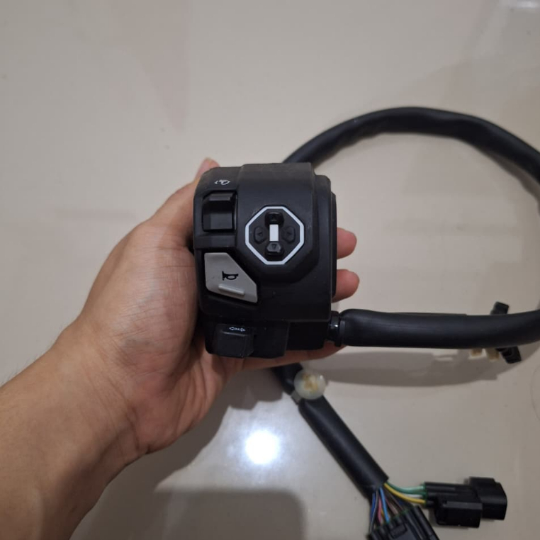 HOLDER KIRI HONDA PCX 160 ROADSYNC/ADV 160 ROADSYNC ORIGINAL