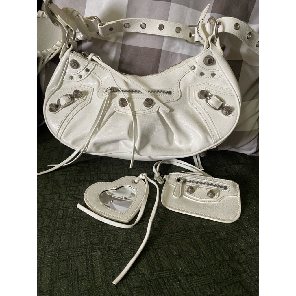 Balenciaga le cagole bag