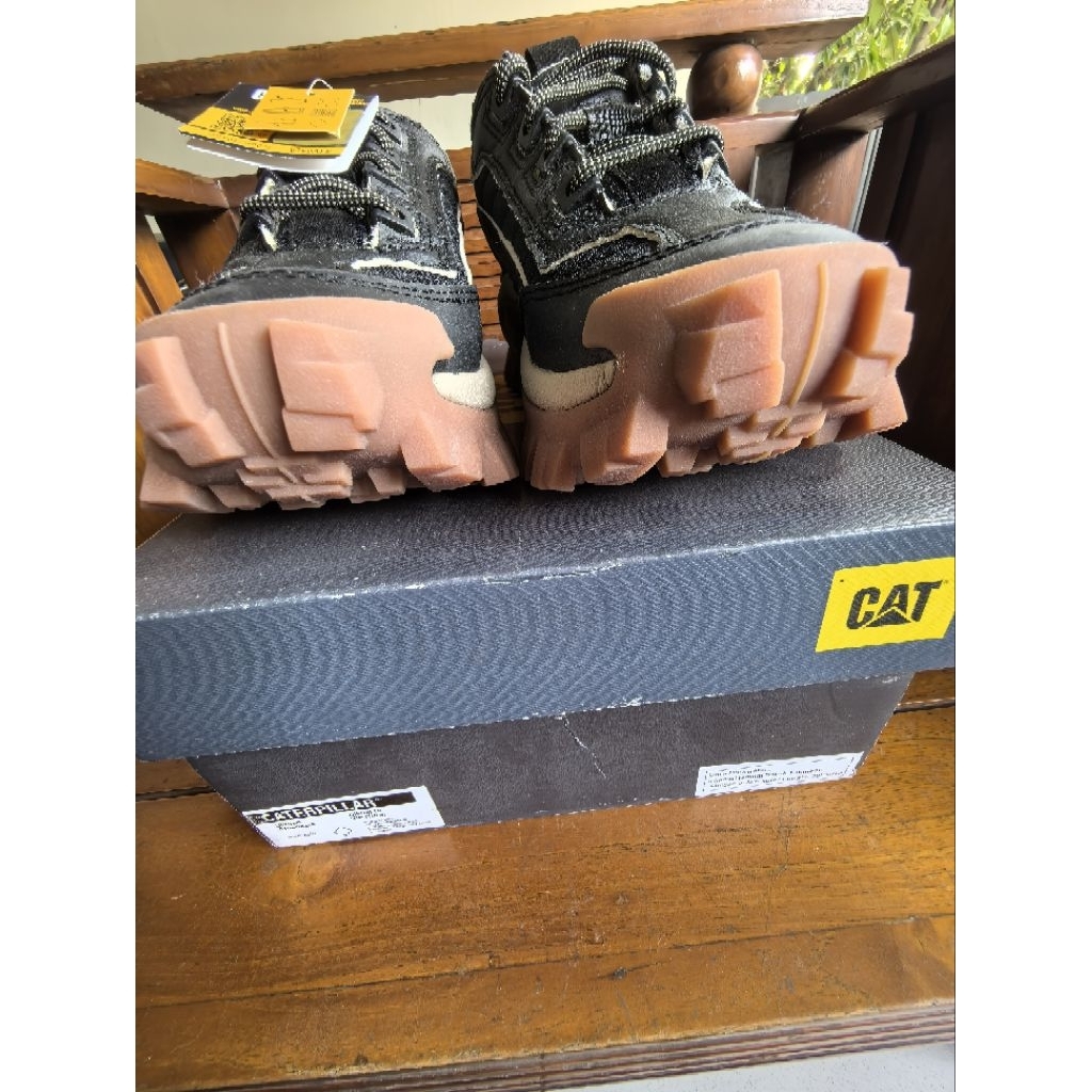 sepatu Caterpillar intruder