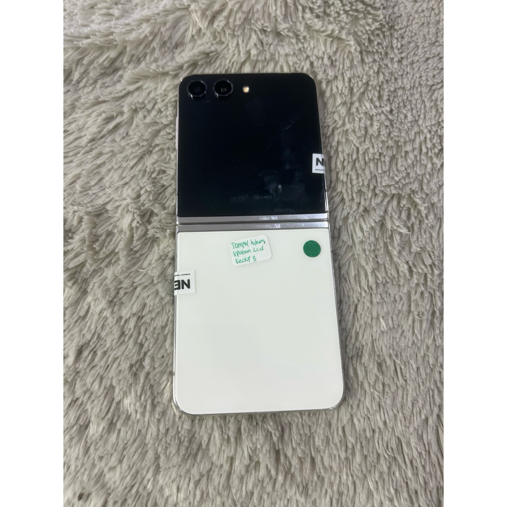 Samsung Z flip 5 8/256 gb unit onli minus