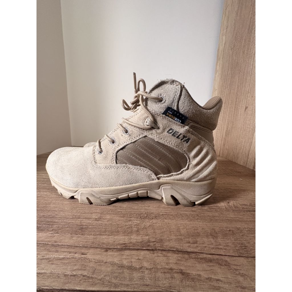 sepatu gunung taktikal delta second