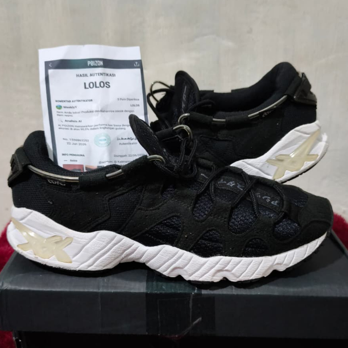 Asics Tiger Gel-Mai Japanese text