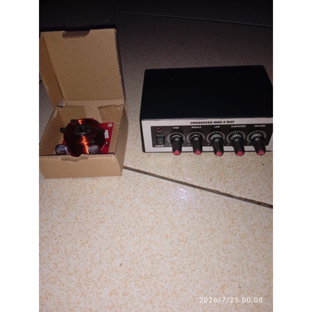 Crossover Mini 4 Way Hitam Dengan Pengatur High, Middle, Low, Subwoofer, Volume
