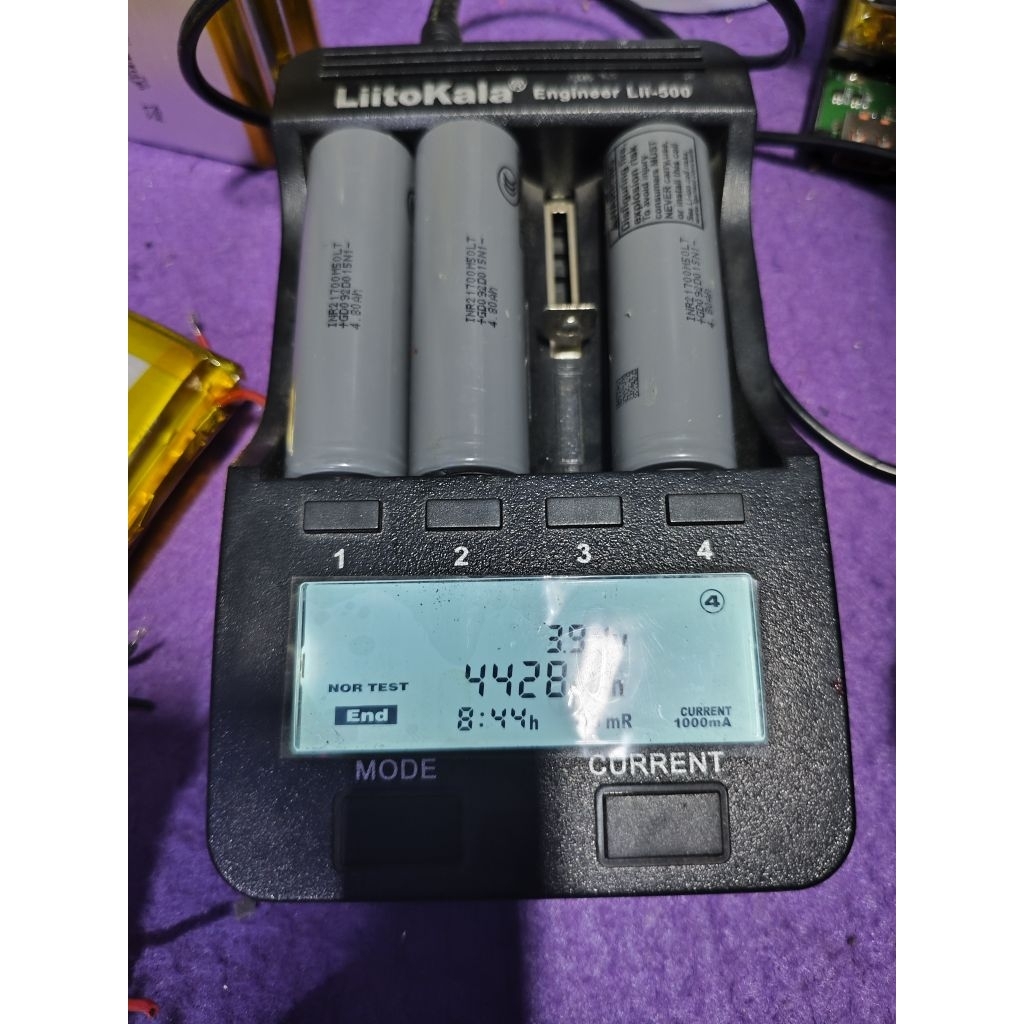 Batrai type INR 21700 LG WARNING kapasitas 4400mah