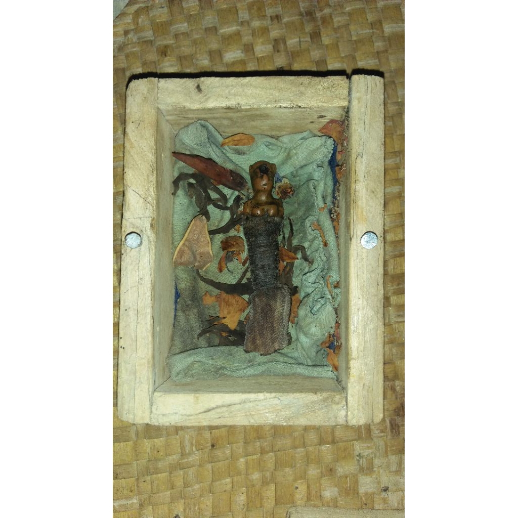 golek patung wesi kuning kencana
