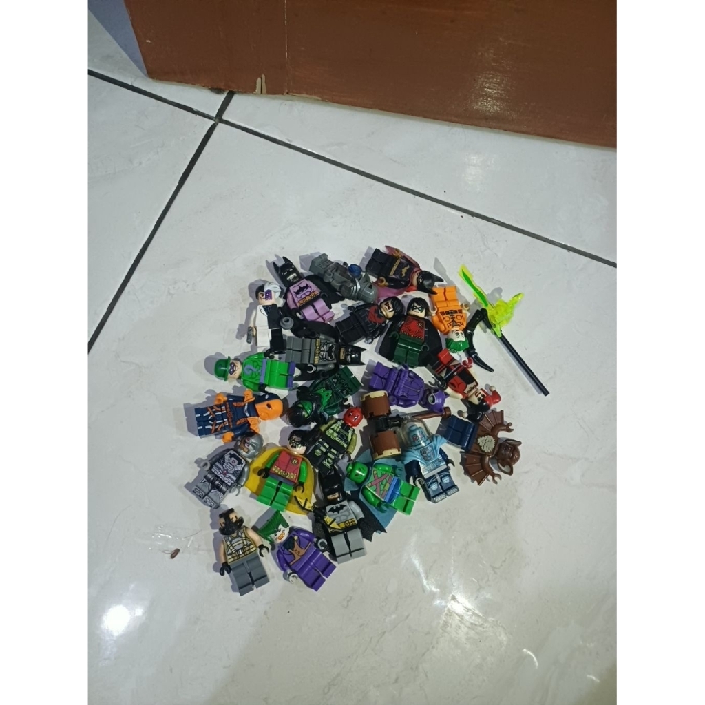 Minifigure second Marvel & DC Berbagai Karakter